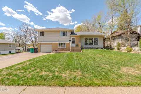502 N 21st St, Bismarck, ND 58501