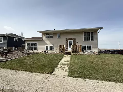 212 6th Ave NE, Watford City, ND 58854