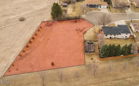 820 Mannhaven St, Hazen, ND 58545