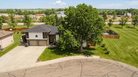 View/Area - 818 Mannhaven St, Hazen, ND 58545 photo 1 of 2