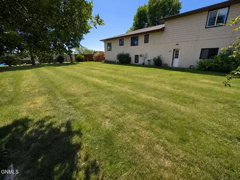 Other - 818 Mannhaven St, Hazen, ND 58545 photo 1 of 16