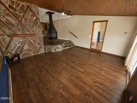 Other - 818 Mannhaven St, Hazen, ND 58545 photo 5 of 16