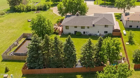 View/Area - 818 Mannhaven St, Hazen, ND 58545 photo 2 of 2