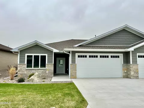 6201 Tyler Pkwy, Bismarck, ND 58503