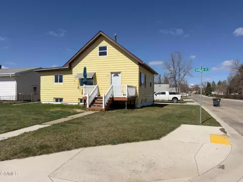 322 Hanson St N, Tioga, ND 58852