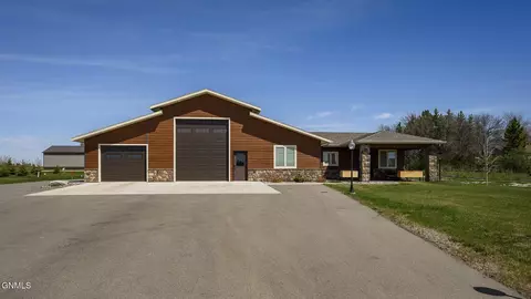 4129 13u St NW, Garrison, ND 58540