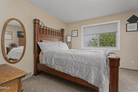 Bedroom - 2986 Warwick Loop, Bismarck, ND 58504 photo 1 of 2