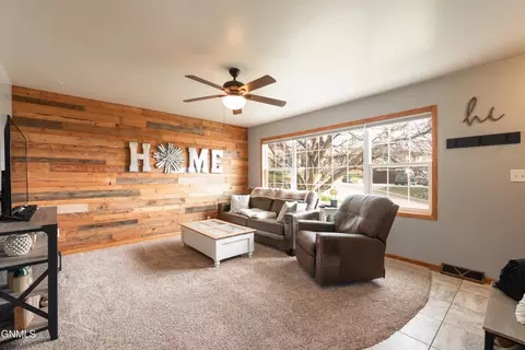Living - 1002 3rd St NW, Mandan, ND 58554 photo 1 of 1