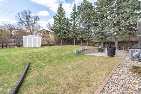 Exterior - 1002 3rd St NW, Mandan, ND 58554 photo 7 of 10