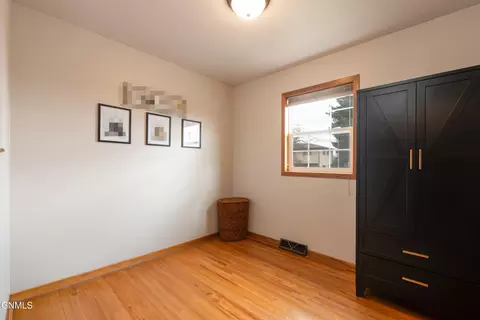 Bedroom - 1002 3rd St NW, Mandan, ND 58554 photo 2 of 3