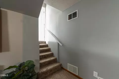 Entry Way - 1002 3rd St NW, Mandan, ND 58554 photo 3 of 3