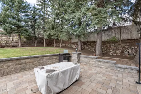 Exterior - 1002 3rd St NW, Mandan, ND 58554 photo 6 of 10