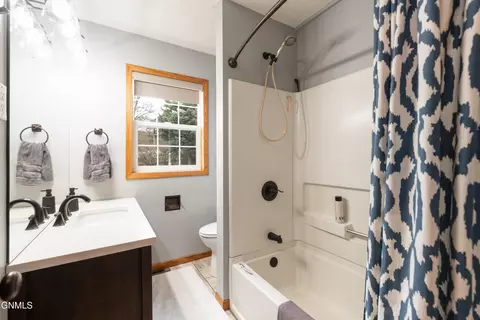 Bath - 1002 3rd St NW, Mandan, ND 58554 photo 1 of 2