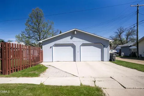 Other - 623 8th Ave SE, Jamestown, ND 58401 photo 3 of 14