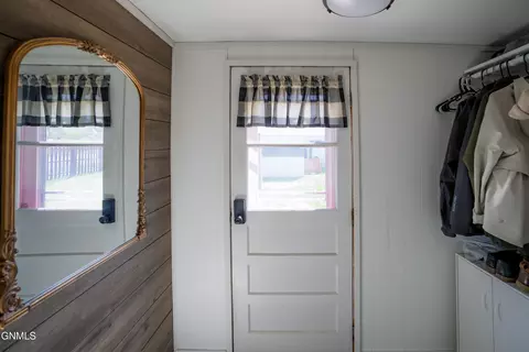 Entry Way - 623 8th Ave SE, Jamestown, ND 58401 photo 2 of 3