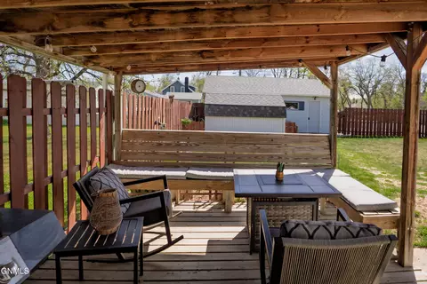 Exterior - 623 8th Ave SE, Jamestown, ND 58401 photo 4 of 4