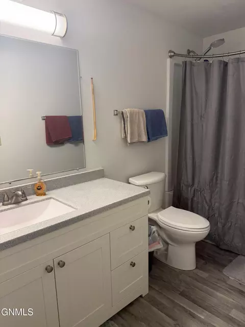 Bath - 317 Denver Ave, Bismarck, ND 58504 photo 3 of 3