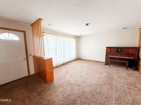 Living - 4105 4th Ave E, Williston, ND 58801 photo 3 of 5
