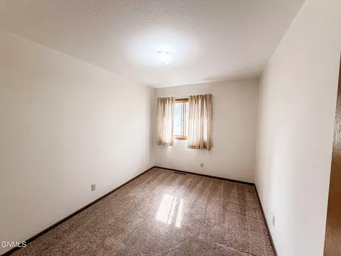Bedroom - 4105 4th Ave E, Williston, ND 58801 photo 5 of 5