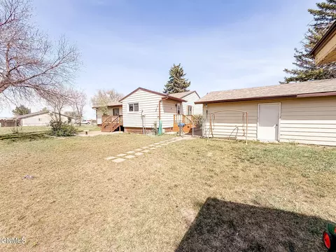 Exterior - 4105 4th Ave E, Williston, ND 58801 photo 4 of 6
