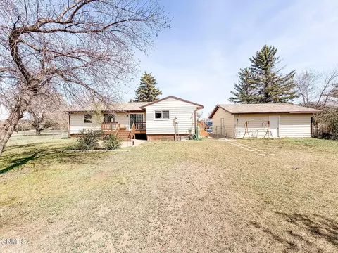 Exterior - 4105 4th Ave E, Williston, ND 58801 photo 5 of 6