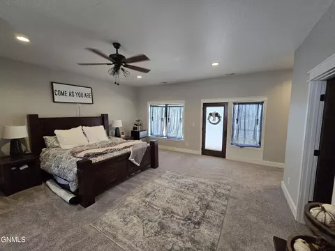 6818 Fairview Dr, Williston, ND 58801 photo 77