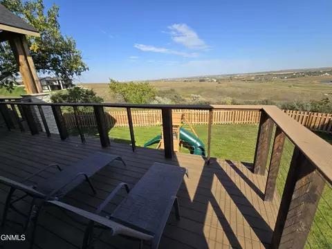 6818 Fairview Dr, Williston, ND 58801 photo 14