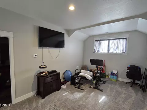 6818 Fairview Dr, Williston, ND 58801 photo 76