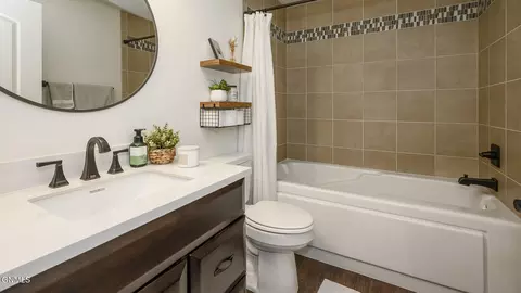 Bath - 5016 Hudson St, Bismarck, ND 58503 photo 4 of 5
