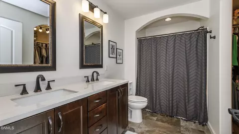 Bath - 5016 Hudson St, Bismarck, ND 58503 photo 2 of 5