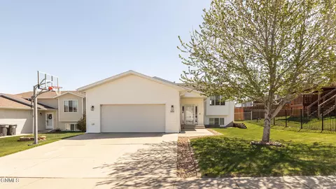 4500 37th Ave NW, Mandan, ND 58554