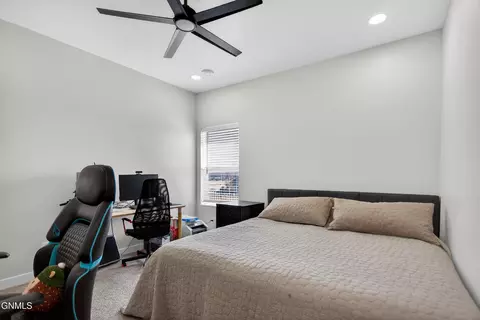 Bedroom - 6810 Darby Ln, Williston, ND 58801 photo 6 of 7