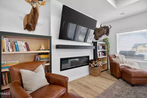 Living - 6810 Darby Ln, Williston, ND 58801 photo 2 of 2