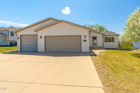 7 Humbert Dr, Lincoln, ND 58504