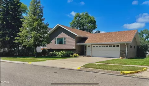 408 Center Ave N, Ashley, ND 58413