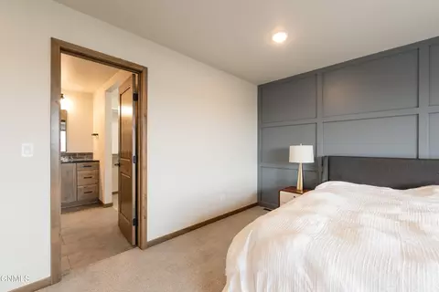 Bedroom - 527 Flint Dr, Bismarck, ND 58503 photo 2 of 4