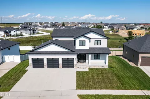 Exterior - 527 Flint Dr, Bismarck, ND 58503 photo 7 of 7