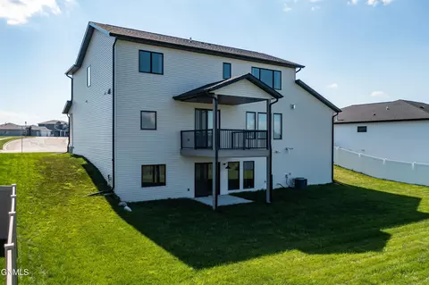 Exterior - 527 Flint Dr, Bismarck, ND 58503 photo 4 of 7