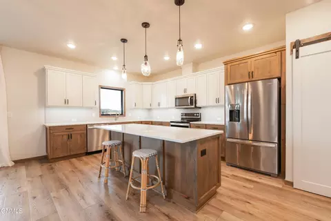Kitchen - 527 Flint Dr, Bismarck, ND 58503 photo 1 of 4