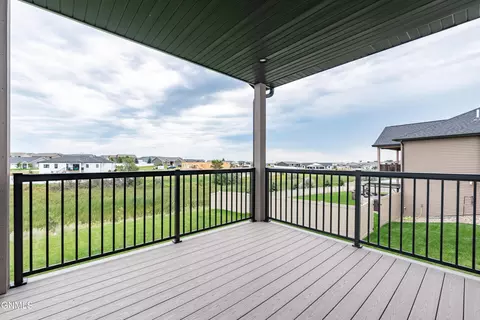 Exterior - 527 Flint Dr, Bismarck, ND 58503 photo 1 of 7