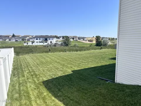 Exterior - 527 Flint Dr, Bismarck, ND 58503 photo 3 of 7