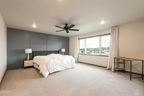 Bedroom - 527 Flint Dr, Bismarck, ND 58503 photo 1 of 4