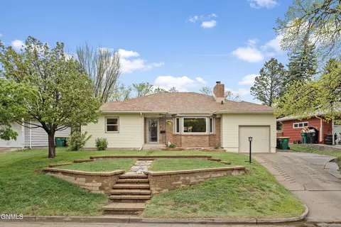 1224 Highland Acres Rd, Bismarck, ND 58501