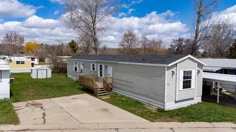 1106 S Frontier Trl, Mandan, ND 58554 photo 11