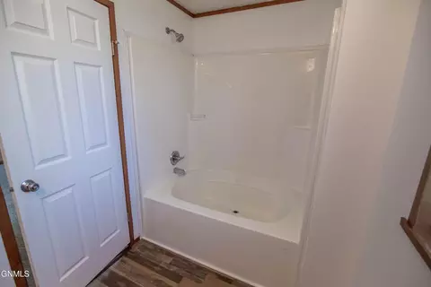 1106 S Frontier Trl, Mandan, ND 58554 photo 8