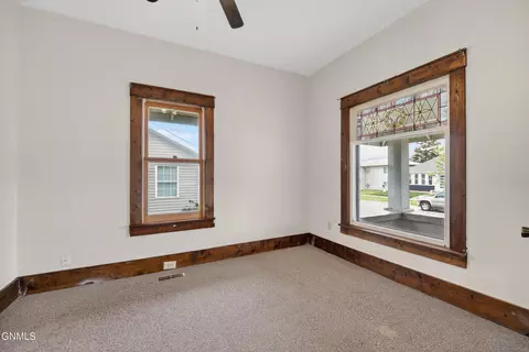303 W Broadway, Williston, ND 58801 photo 9