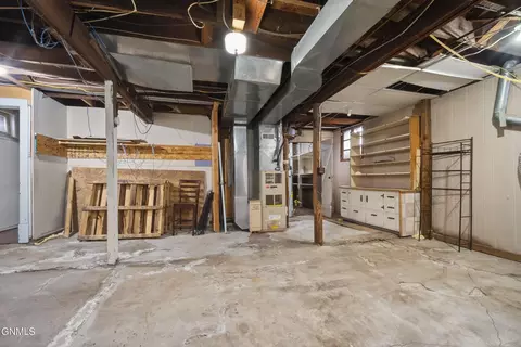 303 W Broadway, Williston, ND 58801 photo 30