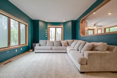 Living - 800 Munich Dr, Bismarck, ND 58504 photo 1 of 3