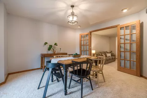Dining - 800 Munich Dr, Bismarck, ND 58504 photo 2 of 4