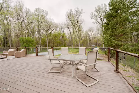 Exterior - 800 Munich Dr, Bismarck, ND 58504 photo 14 of 23